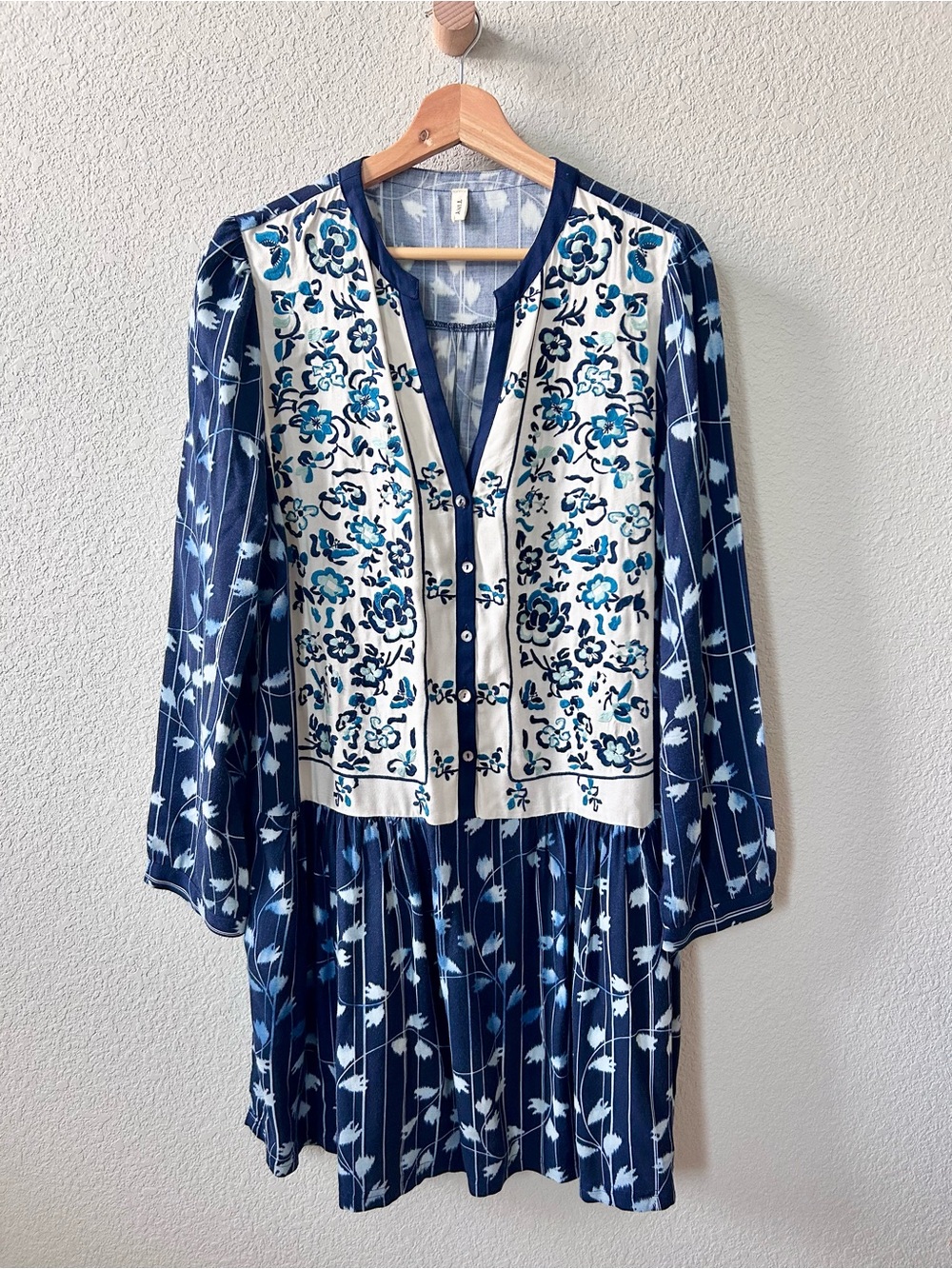 Anthropologie Tiny Semele Embroidered Shirtdress Size Medium Blue Floral Print